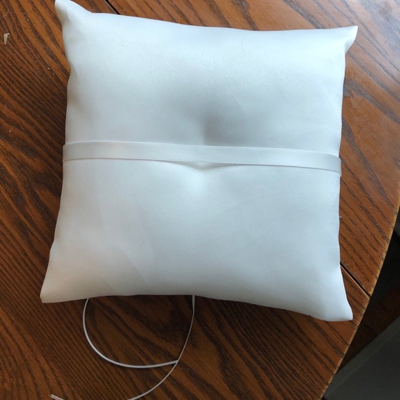 Wedding Bundle!Pillow, streamers, bubbles, etc👰🏼 - Picture 7 of 9